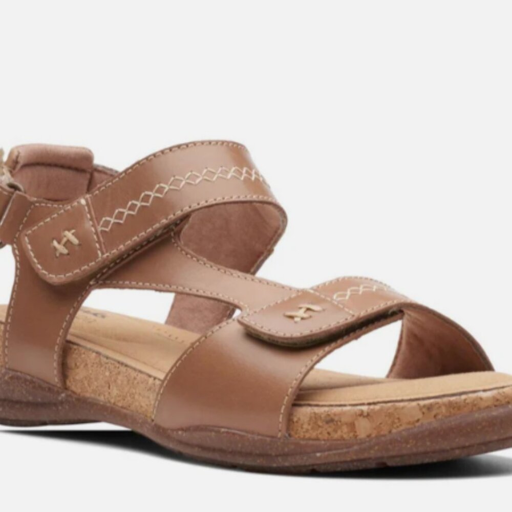 Clarks Roseville Mae women's Leather sling-back Sandals light Tan